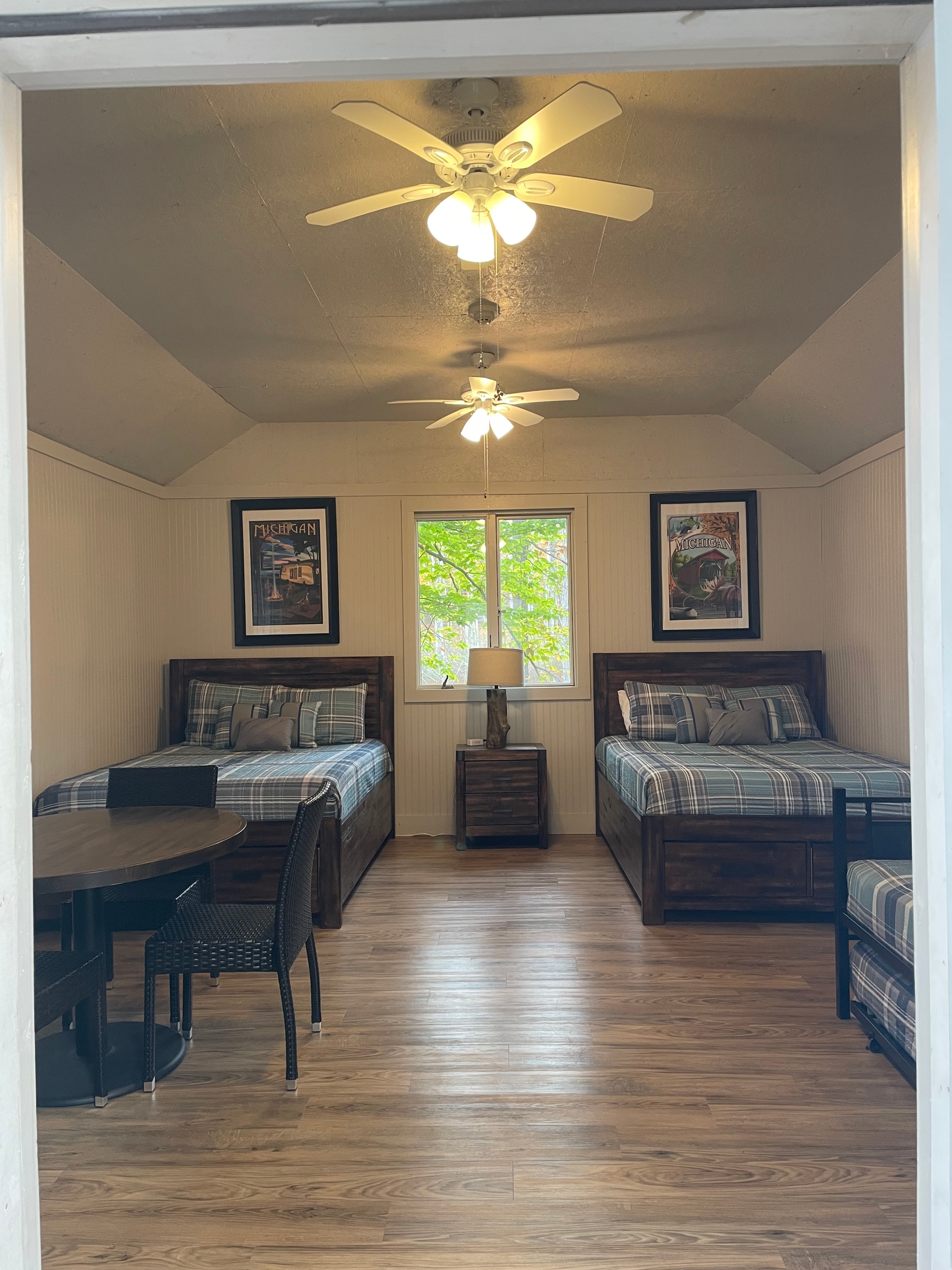 Kingfisher cabin at Arrowhead Lake Camp