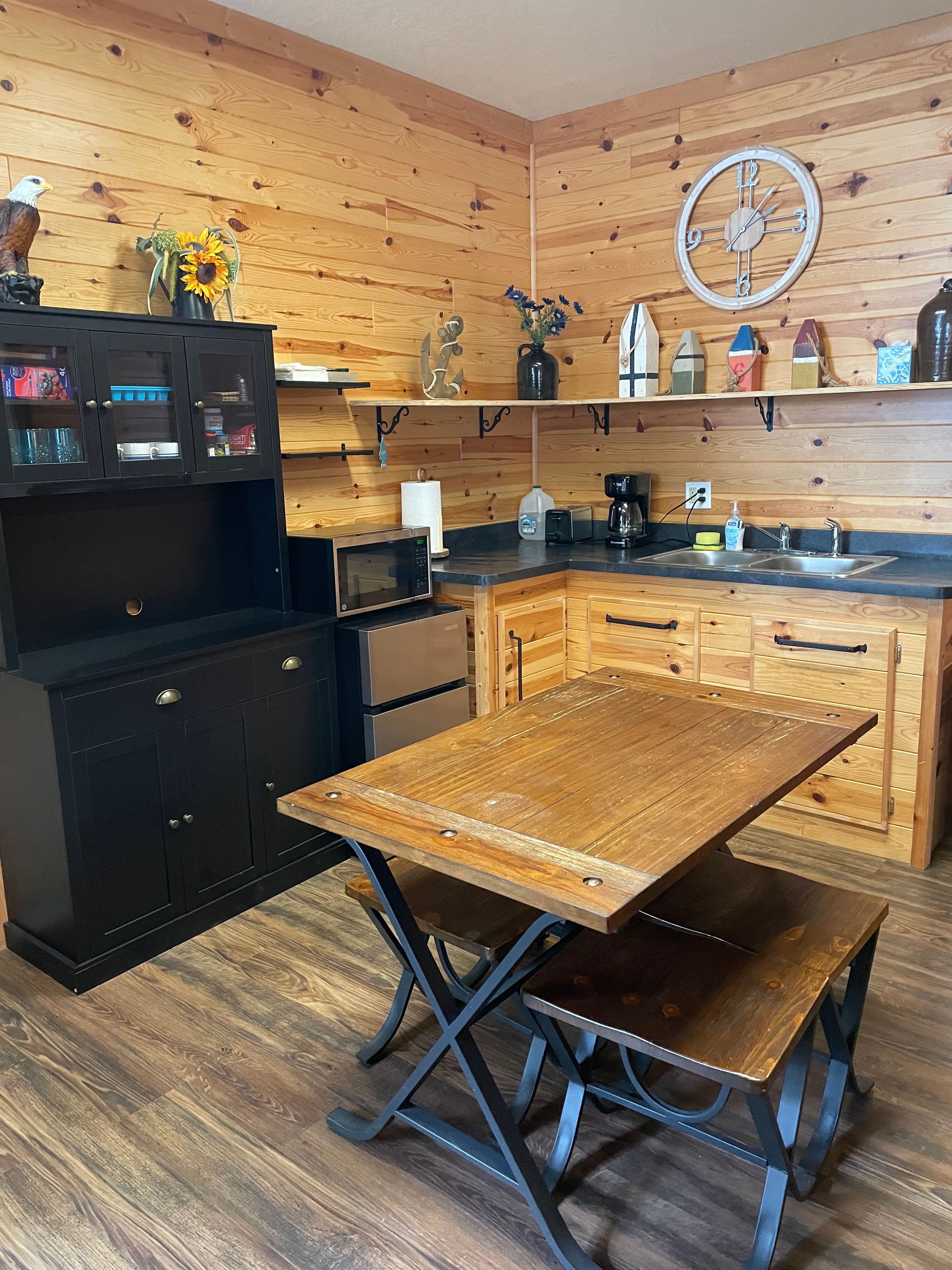 Lake House Apartment cabin at Arrowhead Lake Camp